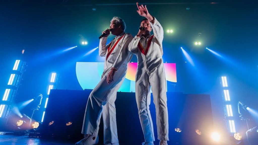 Polo & Pan playing live